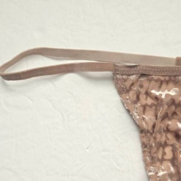 SKIMS FLOCKED LOGO PANTY NWT - Picture 2 of 9